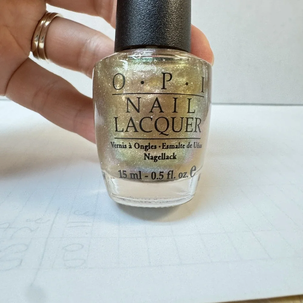 OPI Nail Lacquer SR 356 Rent 0.5oz / 15ml